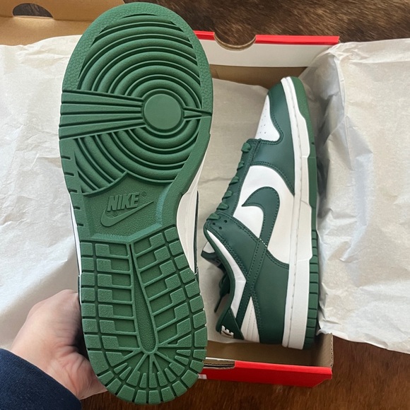 Nike DUNK LOW RETRO Michigan State - Picture 2 of 3